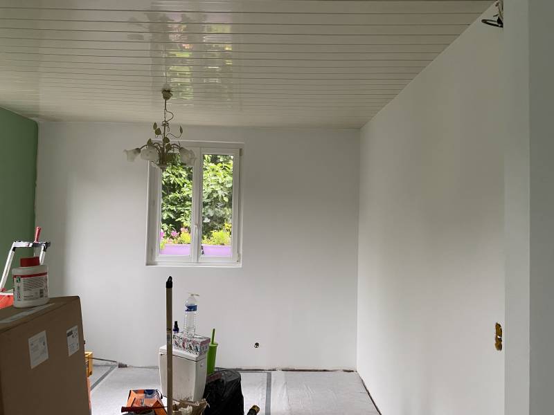 Chercher un professionnel en pose de plaques de plâtre pour effectuer la rénovation totale des murs d'une cuisine à Octeville