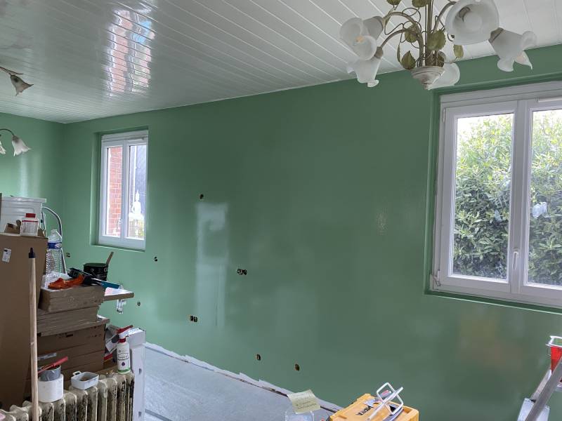 Peinture d'une pièce de couleur verte, Le Havre